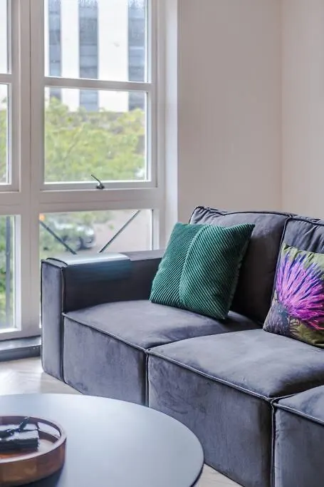 City Centre With Private Parking Aberdeen Apartmán